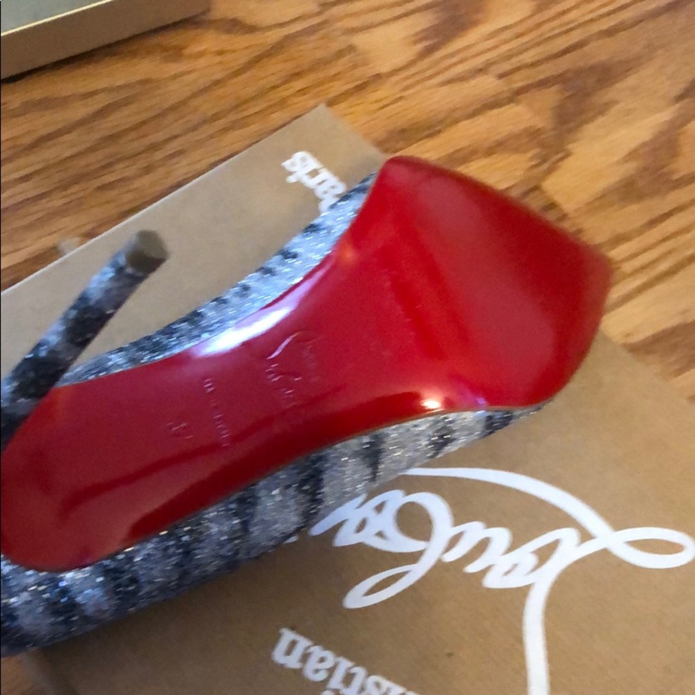 christian louboutin heels - Picture 7 of 9